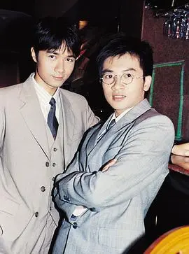 《情深深雨濛濛》：虐心三角恋与旧上海风华，琼瑶经典永不褪色！